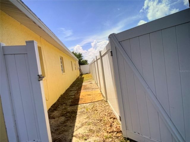 1205 AVENUE L, Haines City, FL 33844