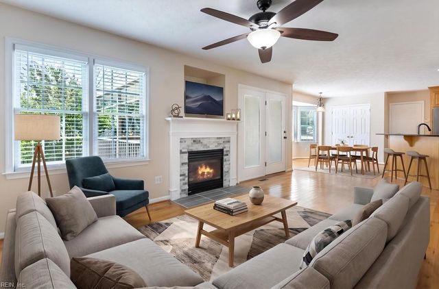 102 Jessica DR, Yorktown, VA 23693