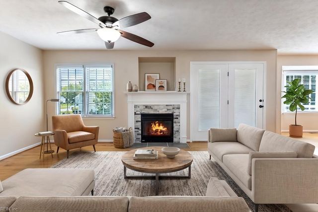 102 Jessica DR, Yorktown, VA 23693