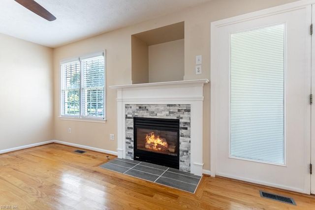 102 Jessica DR, Yorktown, VA 23693