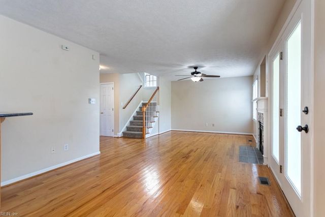 102 Jessica DR, Yorktown, VA 23693