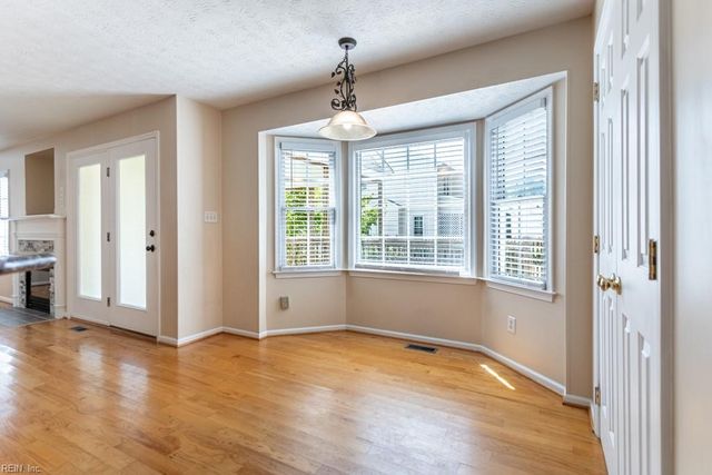 102 Jessica DR, Yorktown, VA 23693