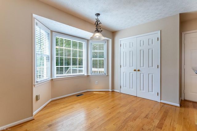 102 Jessica DR, Yorktown, VA 23693