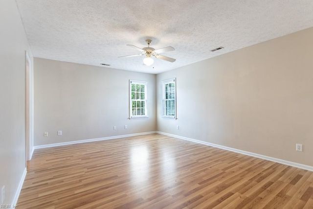 102 Jessica DR, Yorktown, VA 23693