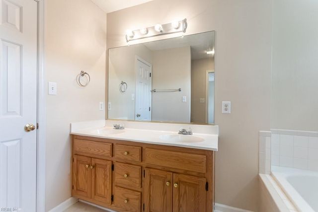 102 Jessica DR, Yorktown, VA 23693