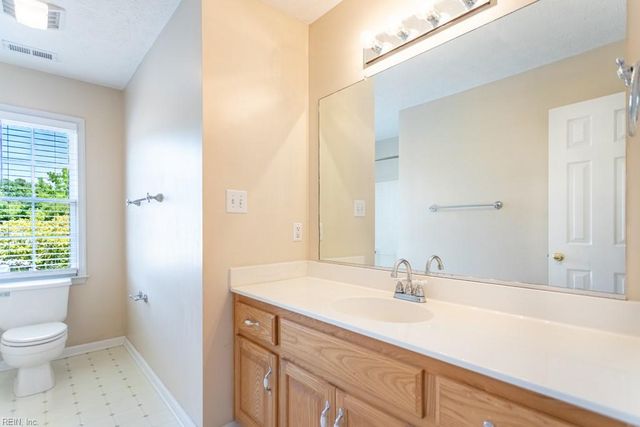 102 Jessica DR, Yorktown, VA 23693
