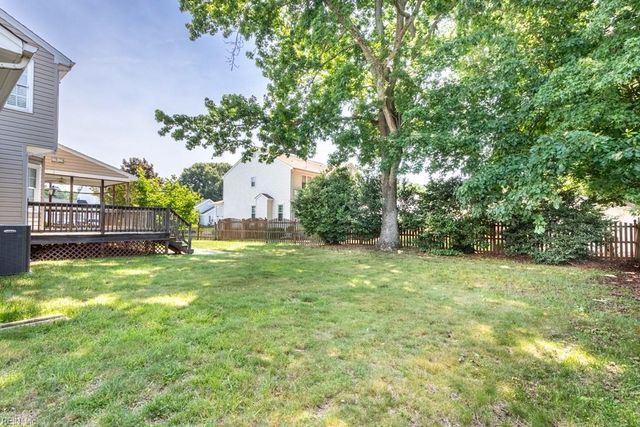 102 Jessica DR, Yorktown, VA 23693