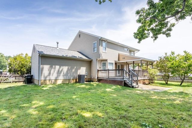 102 Jessica DR, Yorktown, VA 23693