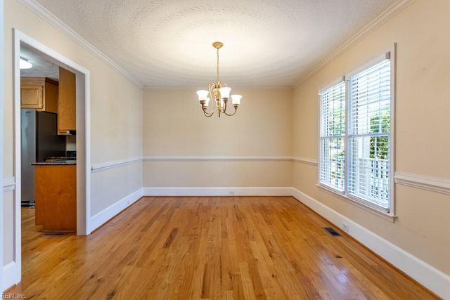 102 Jessica DR, Yorktown, VA 23693