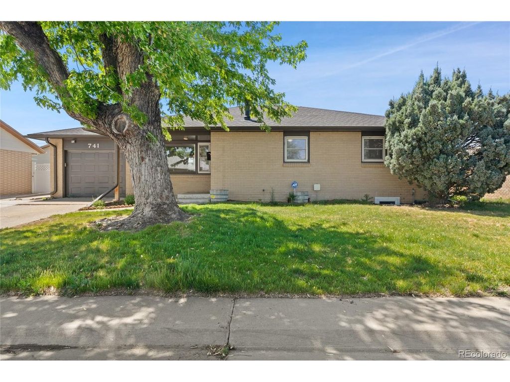 741 S 6th Ave, Brighton, CO 80601