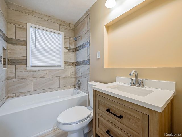 20553 Vaughan Street, Detroit, MI 48219