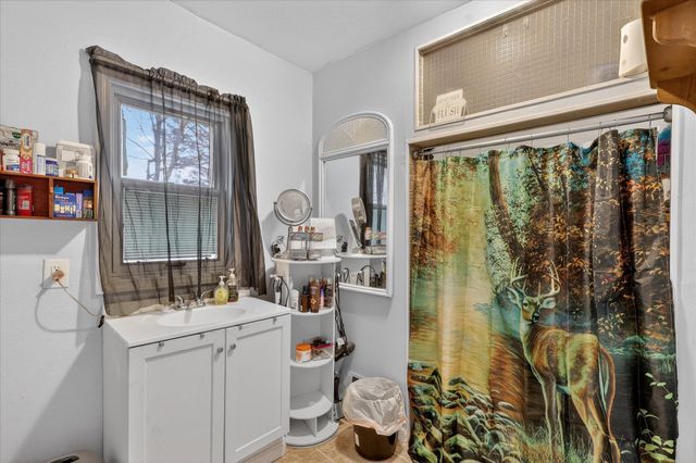 620 E Green Street, Marshall, MI 49068