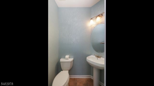 675 Post Ln, Franklin Twp., NJ 08873