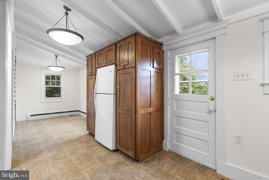 Image 15 of property listing at 9120 GLENRIDGE RD, Silver Spring, MD 20910