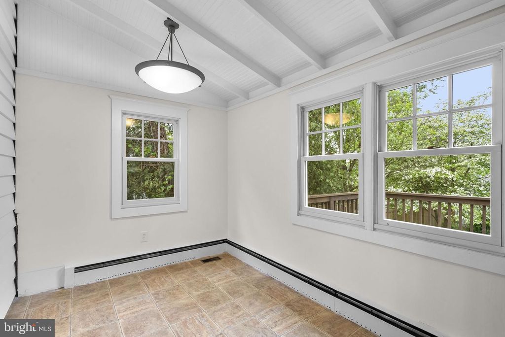 Image 18 of property listing at 9120 GLENRIDGE RD, Silver Spring, MD 20910