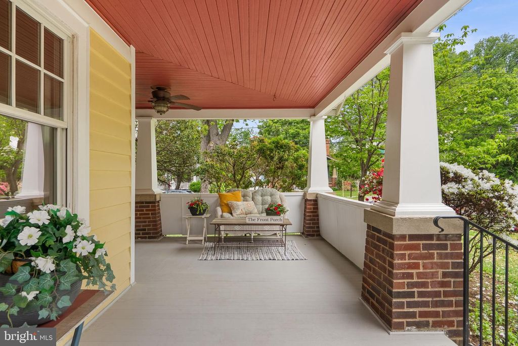 Image 2 of property listing at 9120 GLENRIDGE RD, Silver Spring, MD 20910