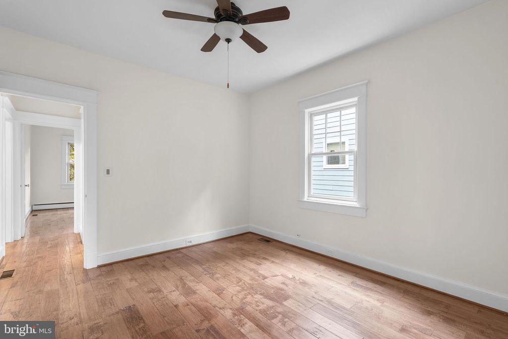 Image 20 of property listing at 9120 GLENRIDGE RD, Silver Spring, MD 20910