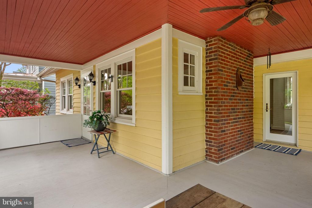 Image 3 of property listing at 9120 GLENRIDGE RD, Silver Spring, MD 20910