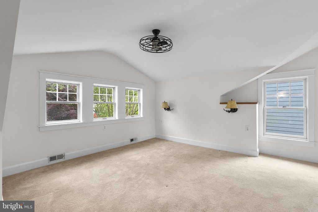 Image 31 of property listing at 9120 GLENRIDGE RD, Silver Spring, MD 20910