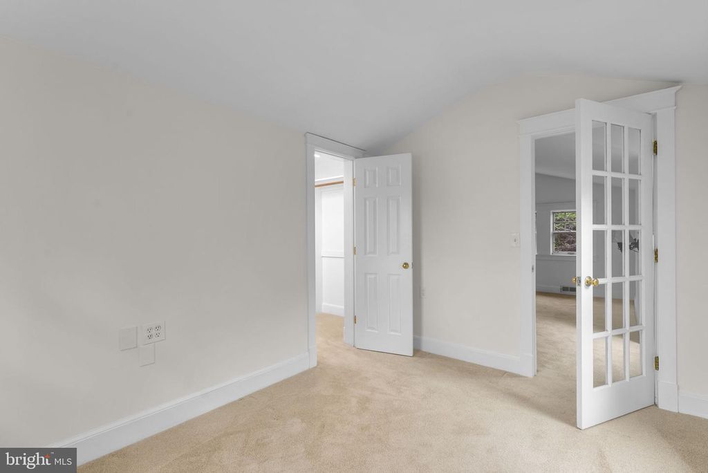 Image 36 of property listing at 9120 GLENRIDGE RD, Silver Spring, MD 20910