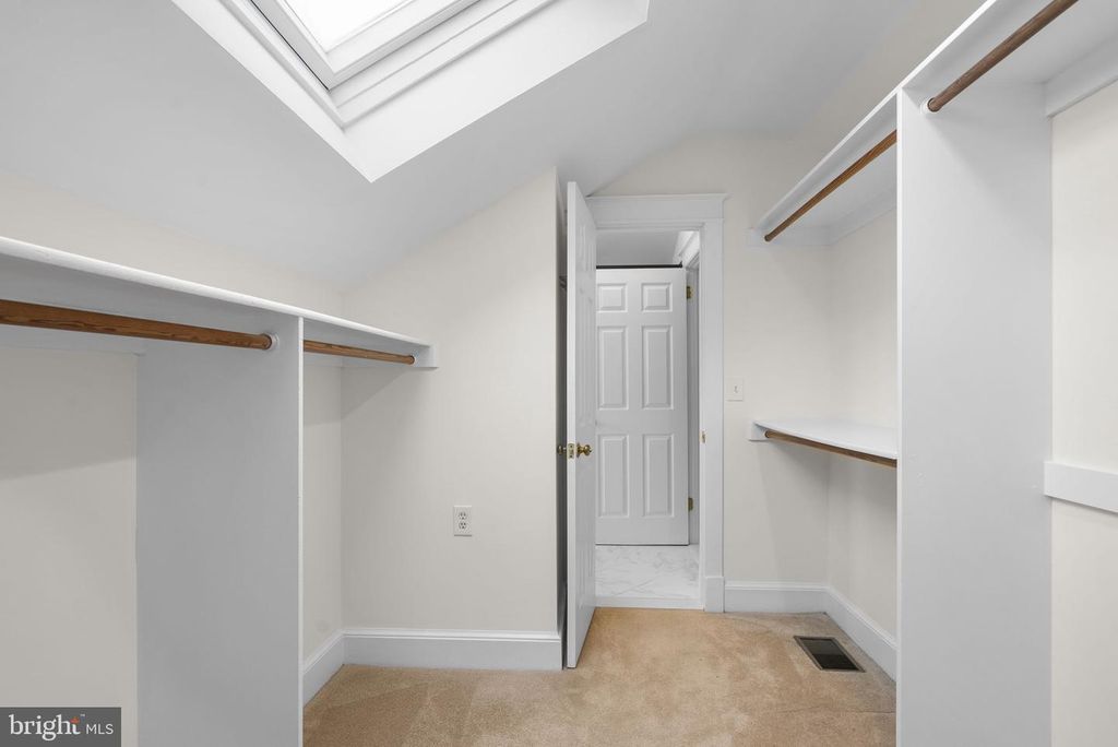 Image 37 of property listing at 9120 GLENRIDGE RD, Silver Spring, MD 20910