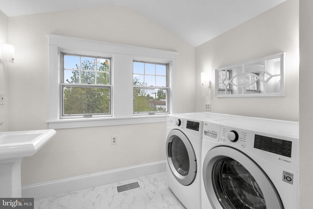 Image 38 of property listing at 9120 GLENRIDGE RD, Silver Spring, MD 20910