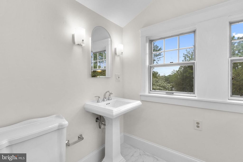 Image 39 of property listing at 9120 GLENRIDGE RD, Silver Spring, MD 20910