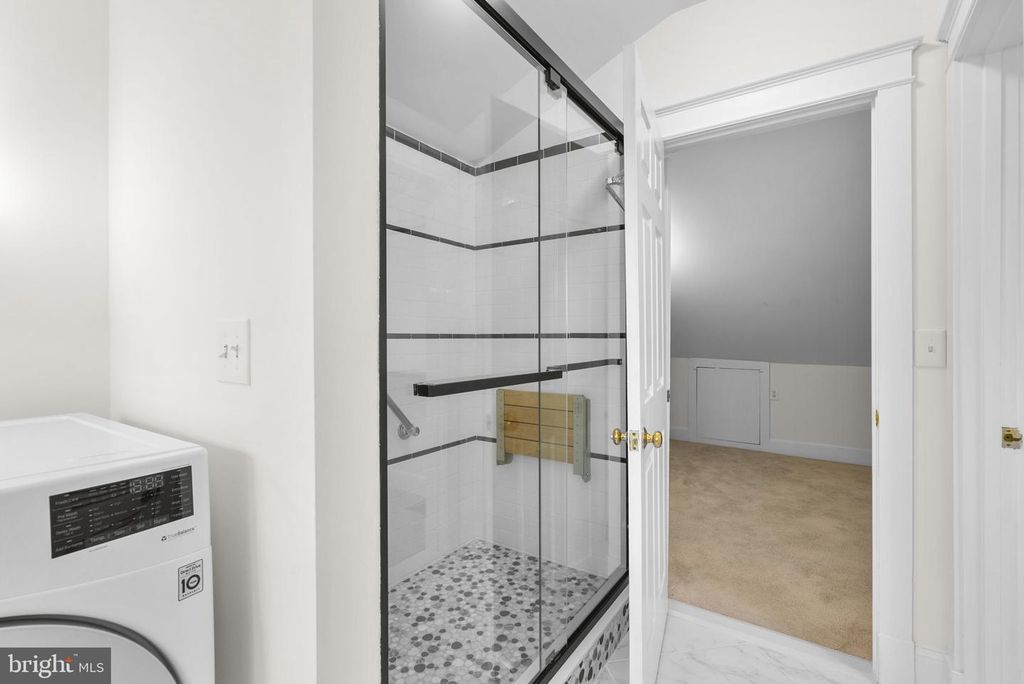 Image 40 of property listing at 9120 GLENRIDGE RD, Silver Spring, MD 20910