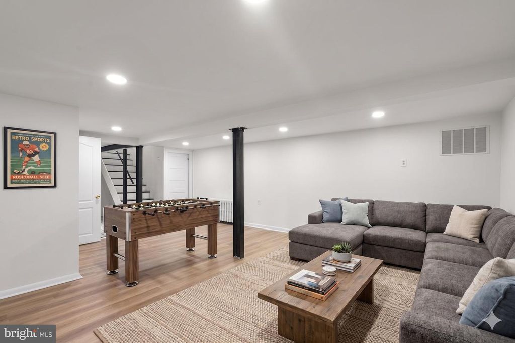 Image 41 of property listing at 9120 GLENRIDGE RD, Silver Spring, MD 20910