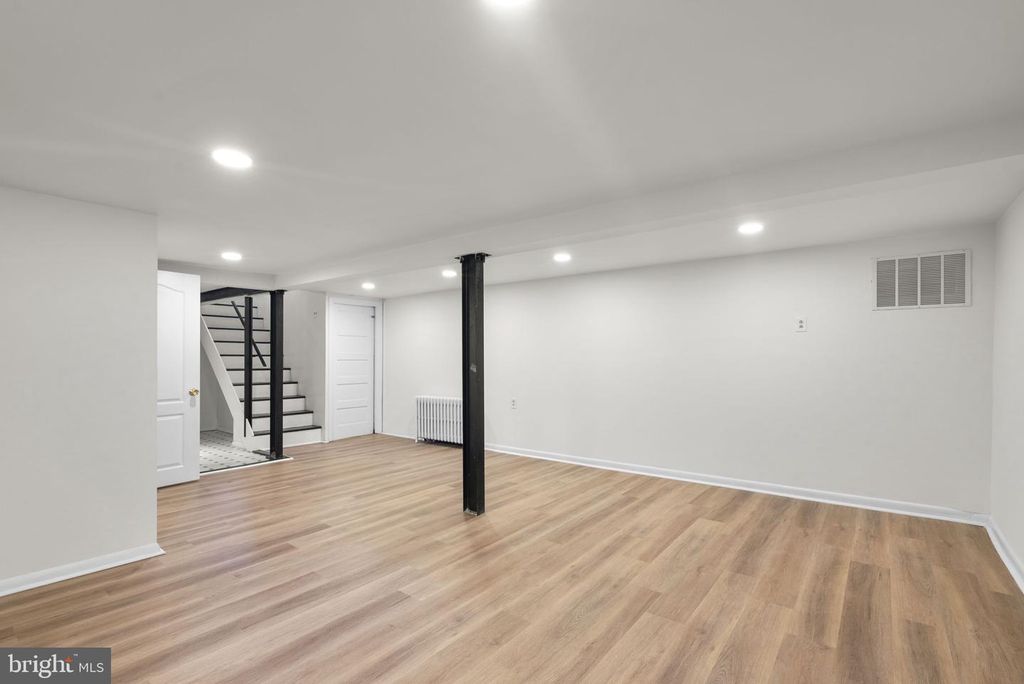 Image 42 of property listing at 9120 GLENRIDGE RD, Silver Spring, MD 20910