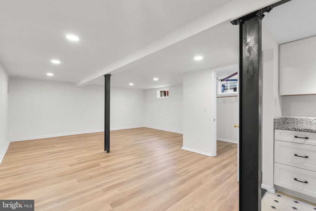 Image 43 of property listing at 9120 GLENRIDGE RD, Silver Spring, MD 20910