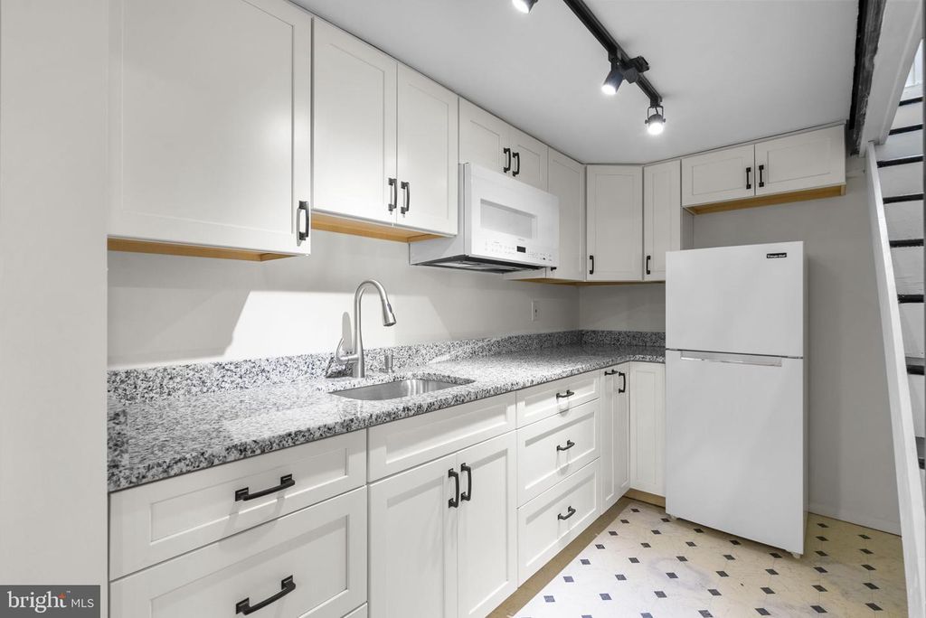 Image 45 of property listing at 9120 GLENRIDGE RD, Silver Spring, MD 20910