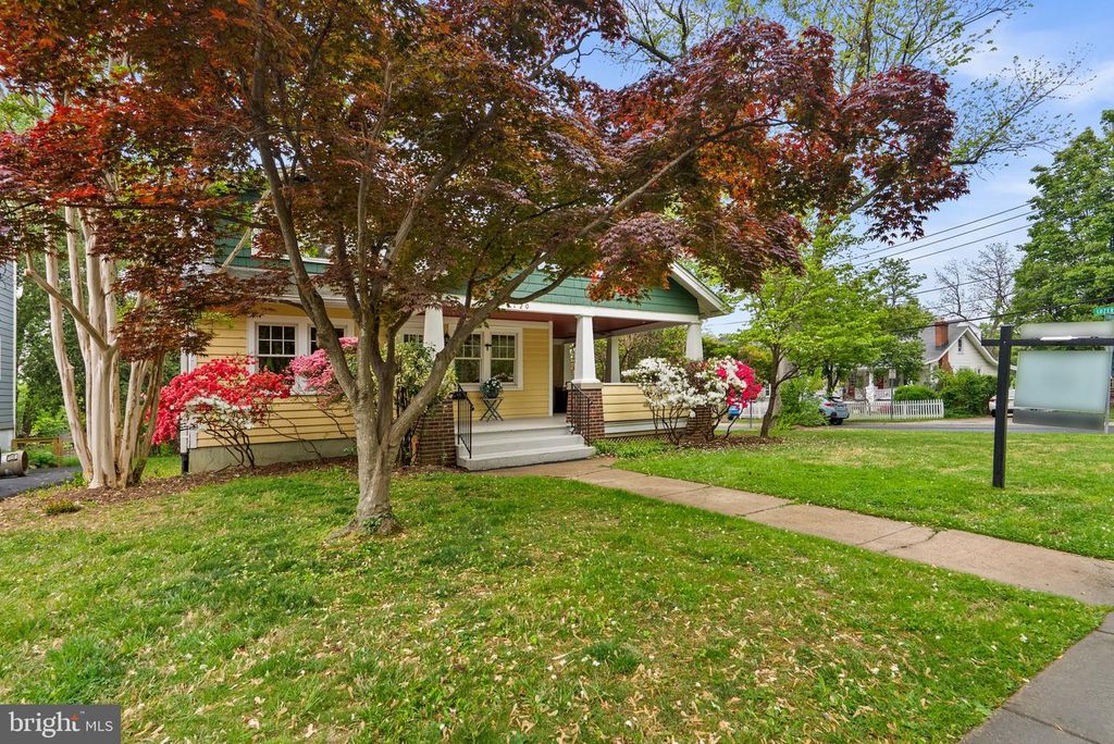 Image 55 of property listing at 9120 GLENRIDGE RD, Silver Spring, MD 20910