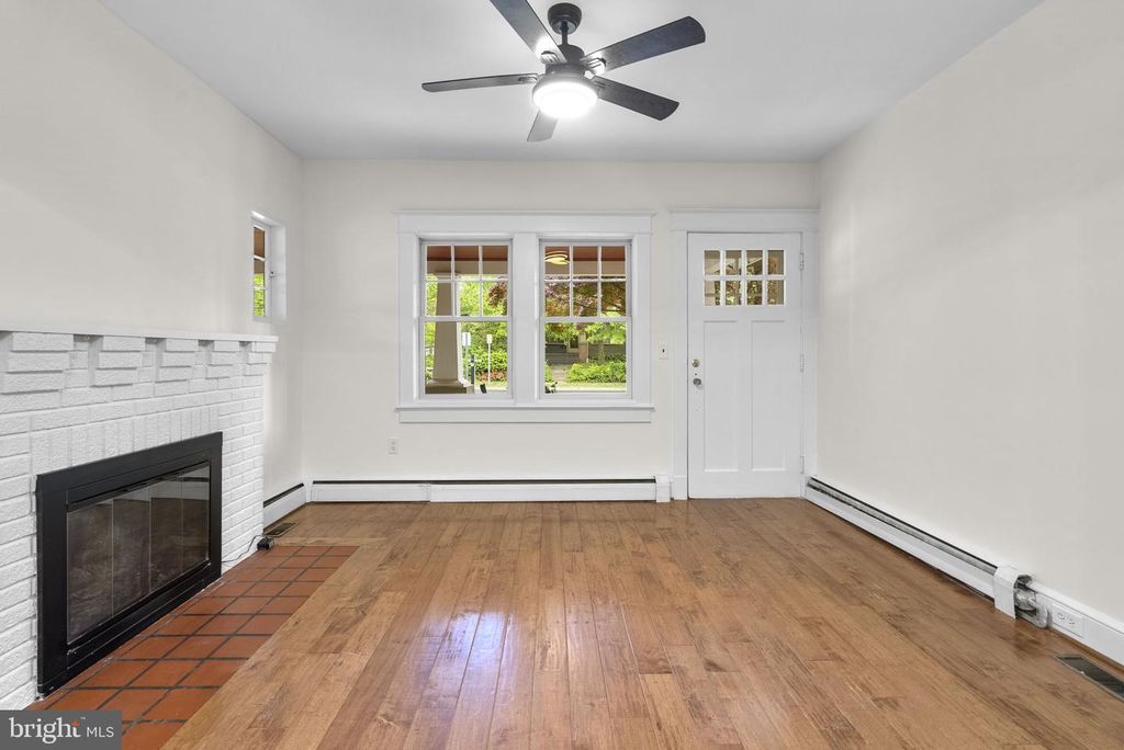 Image 6 of property listing at 9120 GLENRIDGE RD, Silver Spring, MD 20910