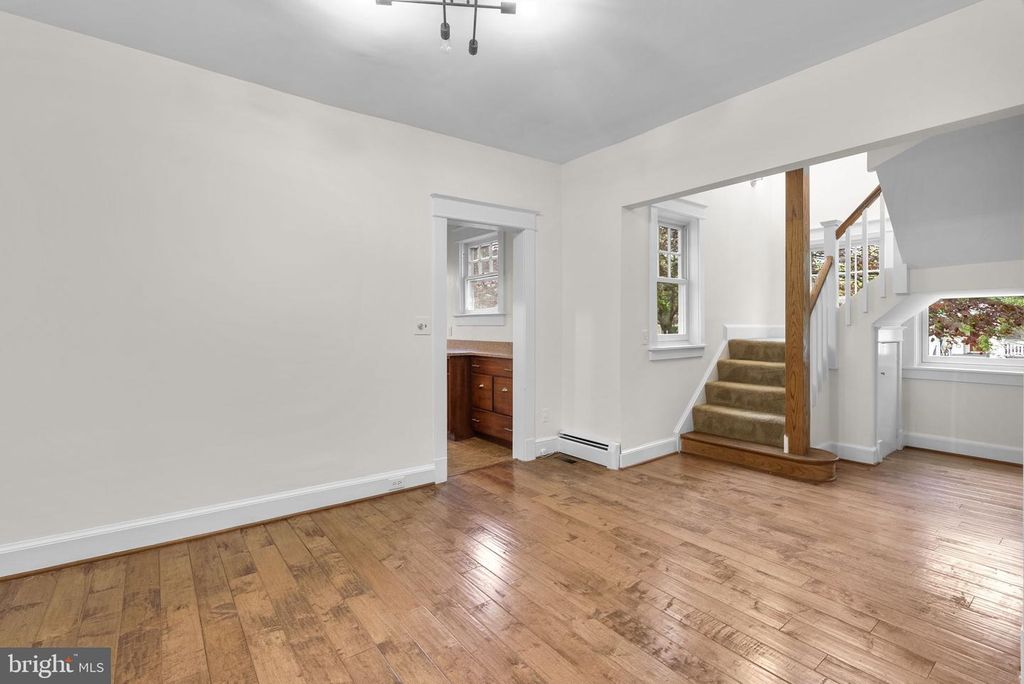 Image 7 of property listing at 9120 GLENRIDGE RD, Silver Spring, MD 20910