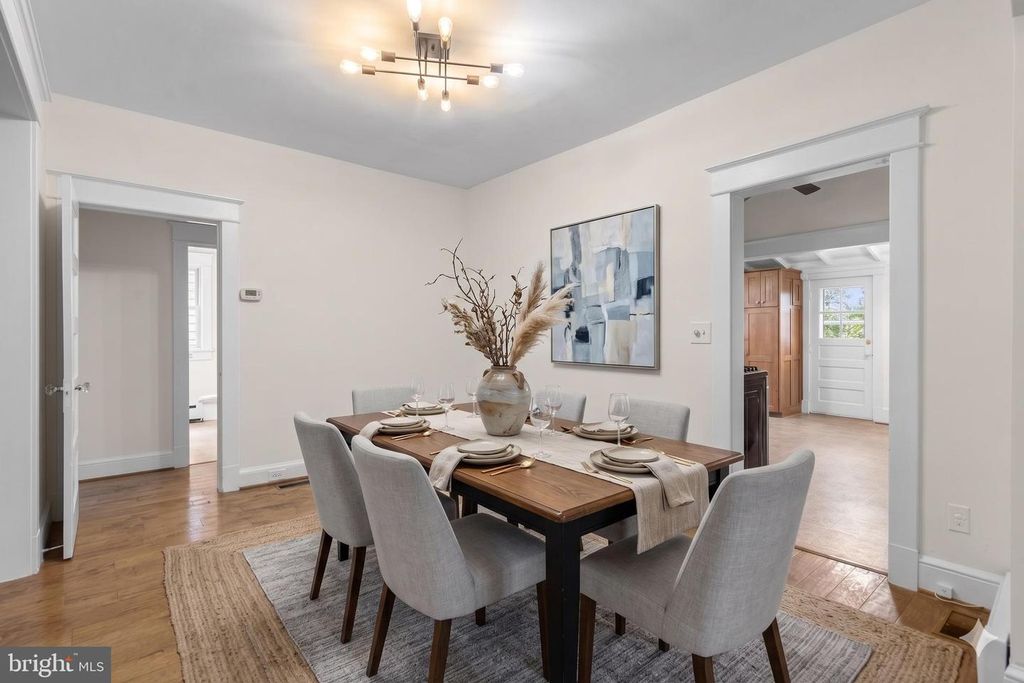 Image 8 of property listing at 9120 GLENRIDGE RD, Silver Spring, MD 20910