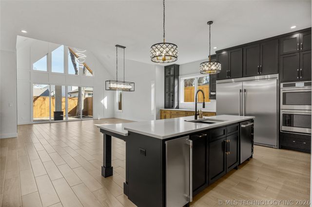 1029 E 38th Place, Tulsa, OK 74105
