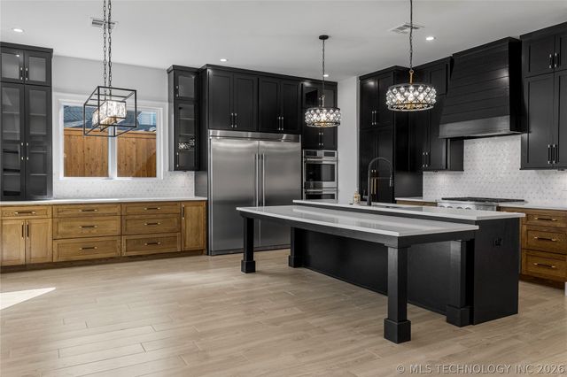 1029 E 38th Place, Tulsa, OK 74105