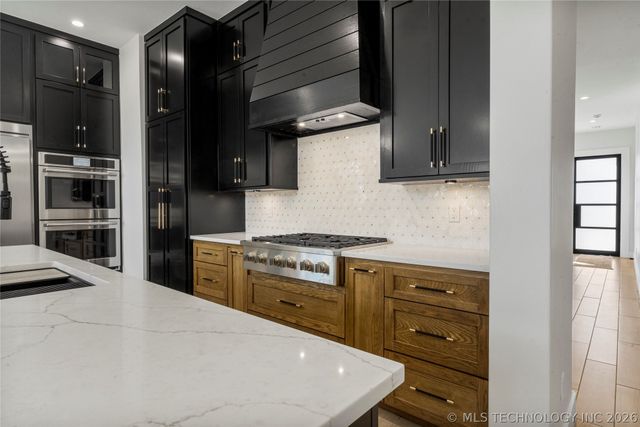1029 E 38th Place, Tulsa, OK 74105
