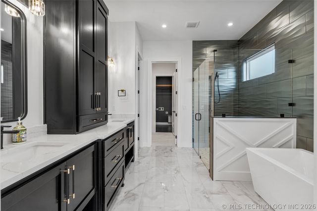 1029 E 38th Place, Tulsa, OK 74105