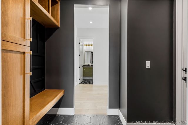 1029 E 38th Place, Tulsa, OK 74105