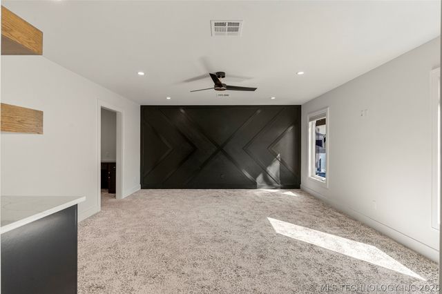 1029 E 38th Place, Tulsa, OK 74105