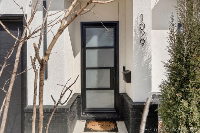 1029 E 38th Place, Tulsa, OK 74105