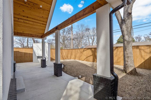 1029 E 38th Place, Tulsa, OK 74105