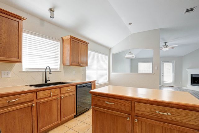 3900 Summerhill Lane, Fort Worth, TX 76244
