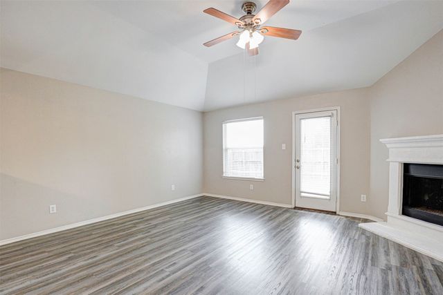 3900 Summerhill Lane, Fort Worth, TX 76244