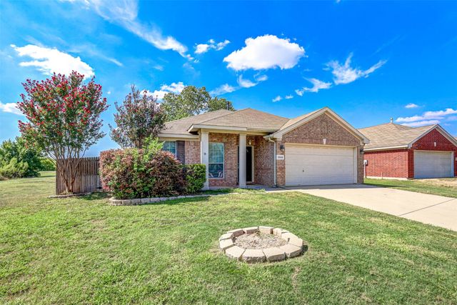 3900 Summerhill Lane, Fort Worth, TX 76244
