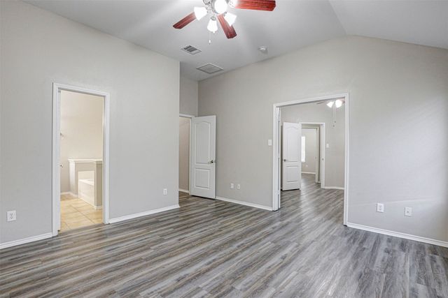 3900 Summerhill Lane, Fort Worth, TX 76244