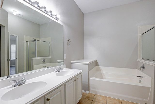 3900 Summerhill Lane, Fort Worth, TX 76244