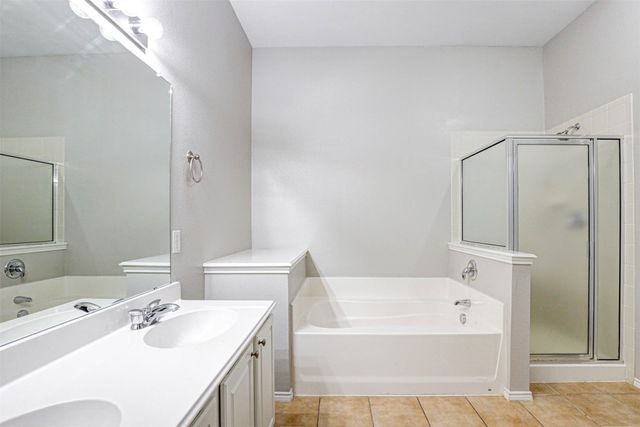 3900 Summerhill Lane, Fort Worth, TX 76244